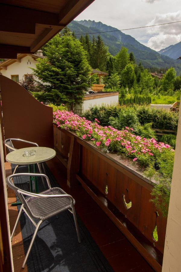 Haus Josef Bed and Breakfast Mayrhofen Eksteriør billede