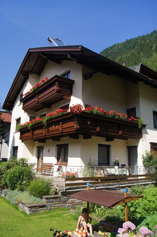 Haus Josef Bed and Breakfast Mayrhofen Eksteriør billede